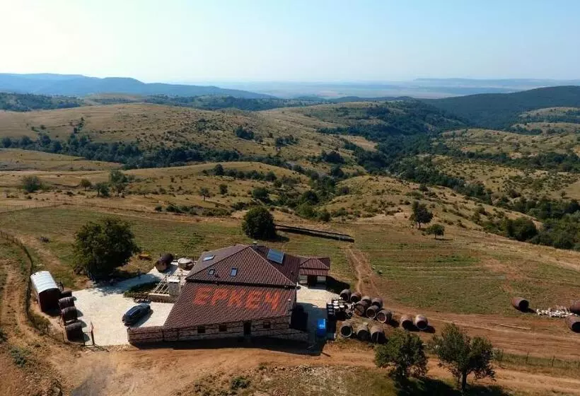 Majatalo Chateau Erkech