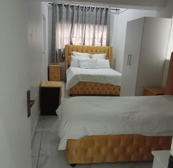 Пансион De Dreamz Guest House