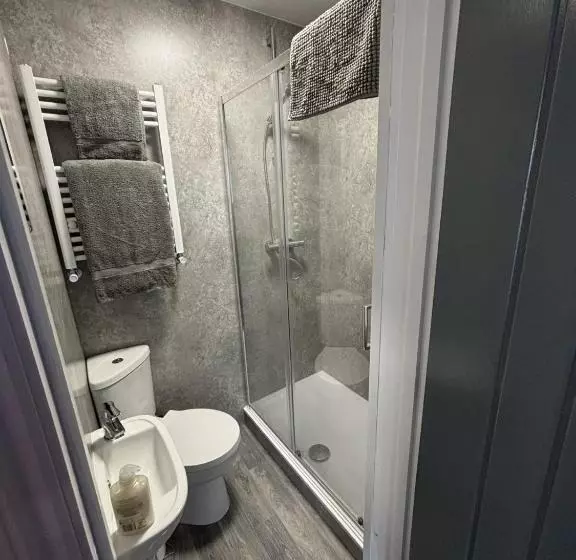 Majatalo Ensuite Rooms Serviced Accommodation Close To Bae