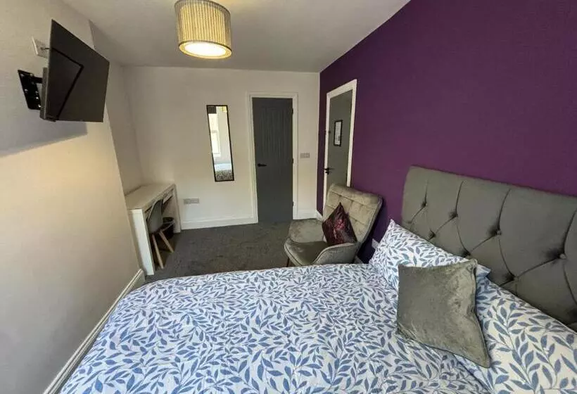 Majatalo Ensuite Rooms Serviced Accommodation Close To Bae