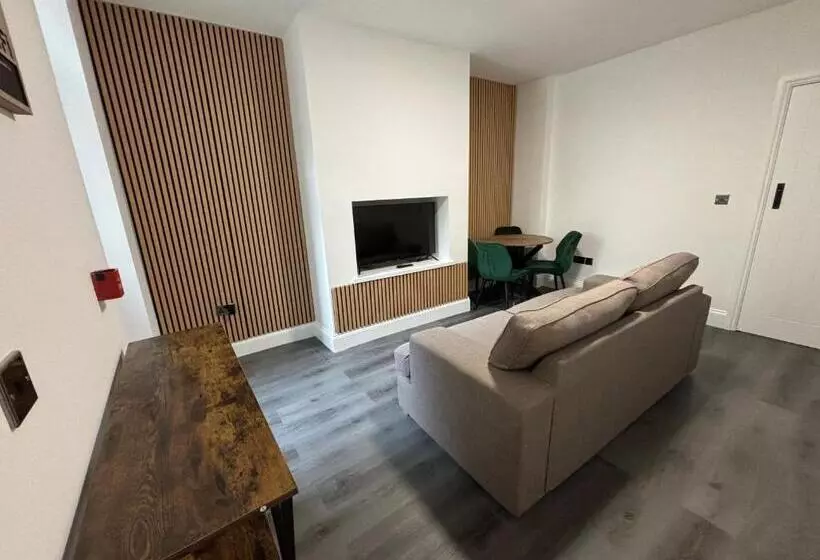 Majatalo Ensuite Rooms Serviced Accommodation Close To Bae