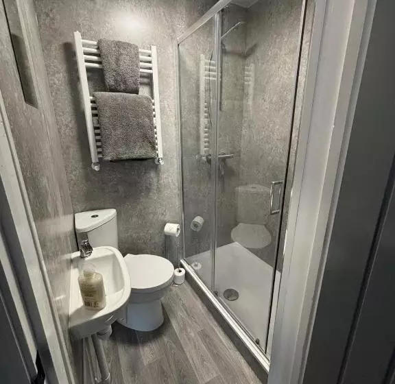 Majatalo Ensuite Rooms Serviced Accommodation Close To Bae