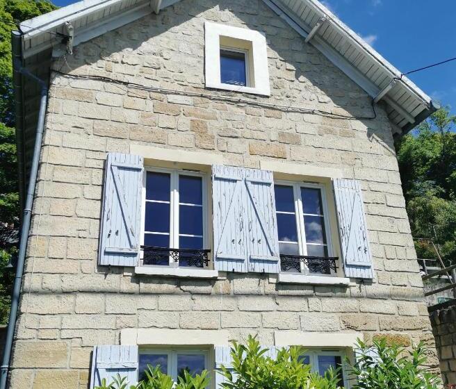 پانسیون Le Chalet Des Roses   Auvers Sur Oise