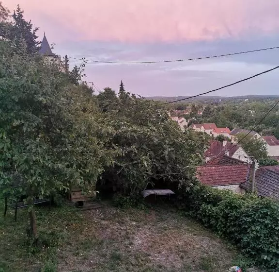 ペンション Le Chalet Des Roses   Auvers Sur Oise