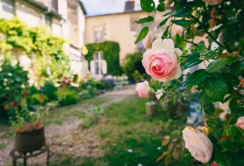 Majatalo Le Prieuré Sainte Croix