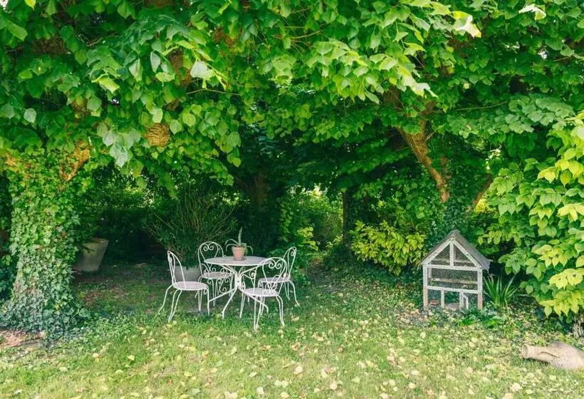 Majatalo Le Prieuré Sainte Croix