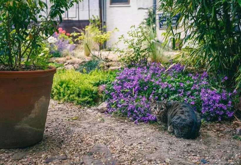 Majatalo Le Prieuré Sainte Croix
