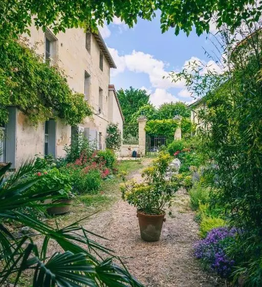 Majatalo Le Prieuré Sainte Croix