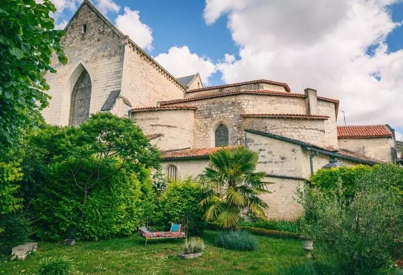 Majatalo Le Prieuré Sainte Croix