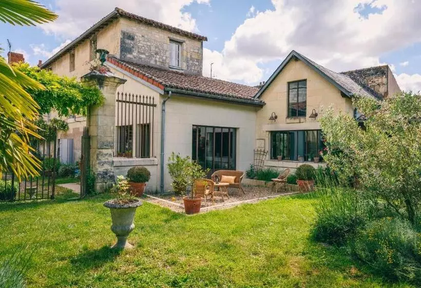 Majatalo Le Prieuré Sainte Croix