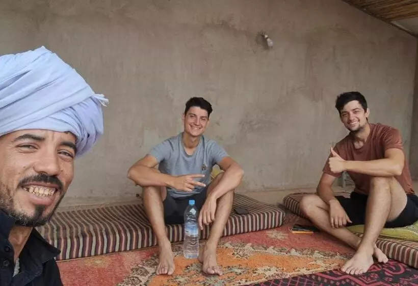 ペンション Sahara House