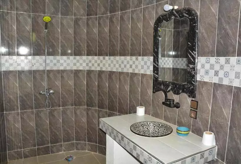 ペンション Sahara House