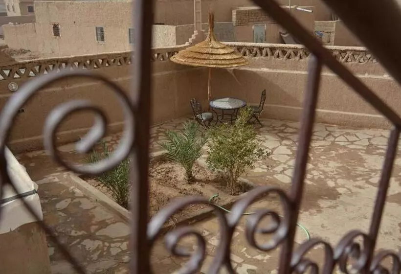 ペンション Sahara House