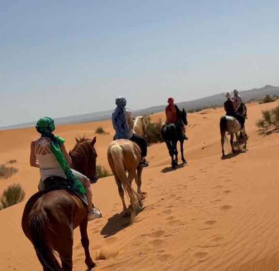 Pension Sahara House