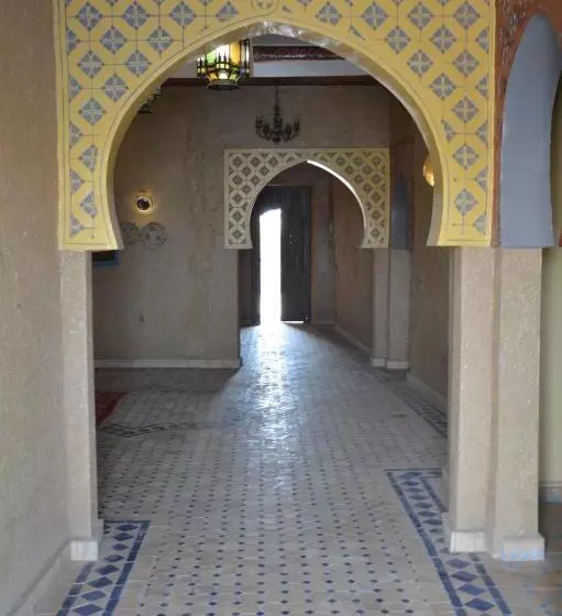 ペンション Sahara House