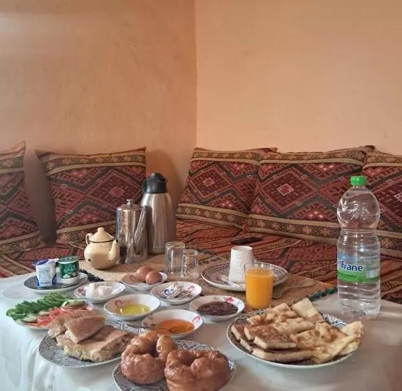 ペンション Sahara House