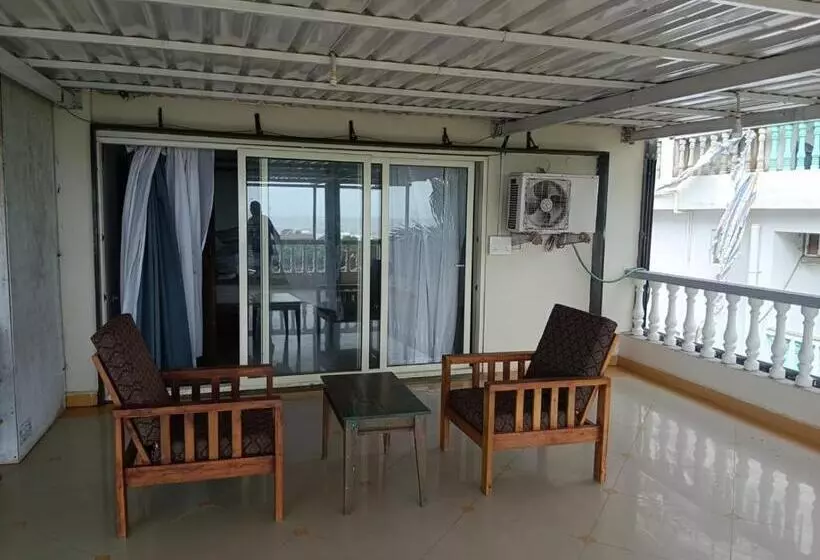 リゾートホテル Astra Sea View Rooms And Villa North Goa