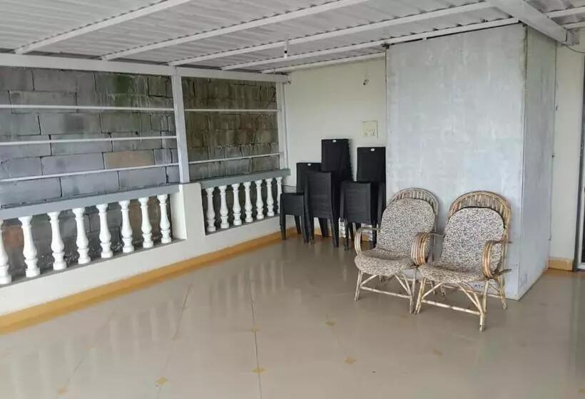 リゾートホテル Astra Sea View Rooms And Villa North Goa