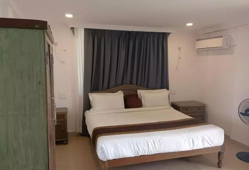 リゾートホテル Astra Sea View Rooms And Villa North Goa