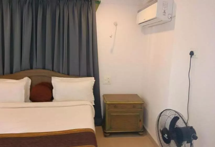リゾートホテル Astra Sea View Rooms And Villa North Goa