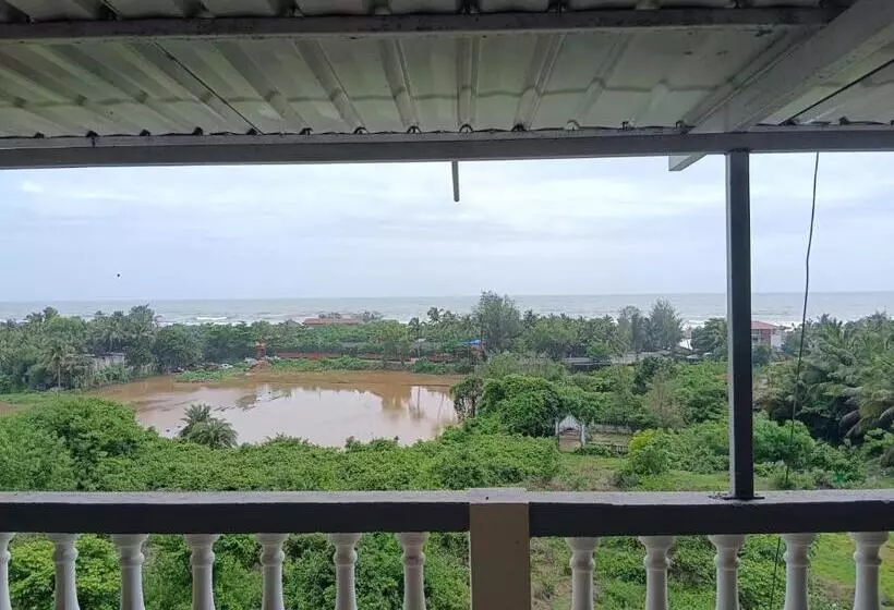 リゾートホテル Astra Sea View Rooms And Villa North Goa