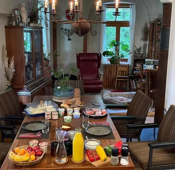 Aamiaismajoitus (B&B) Baumhaus Herberge Bockhop