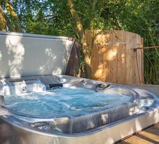 Aamiaismajoitus (B&B) Baumhaus Herberge Bockhop