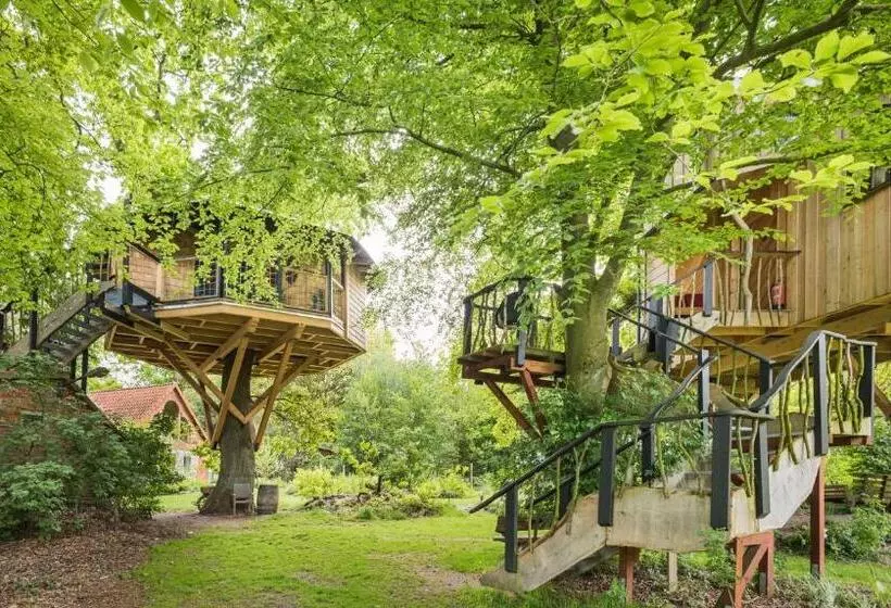 Aamiaismajoitus (B&B) Baumhaus Herberge Bockhop