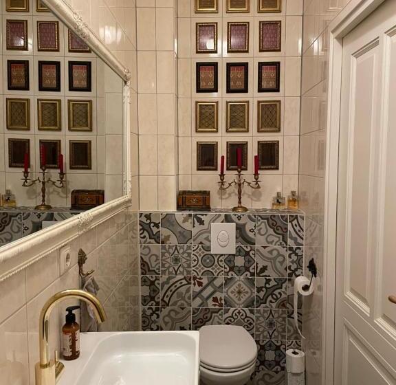 住宿加早餐  Luxurious Classical Dutch Styled Room In City Centre Of The Hague