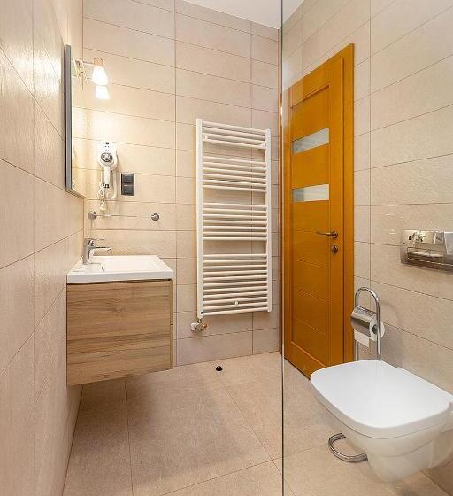 تختخواب و صبحانه Patakparti 4