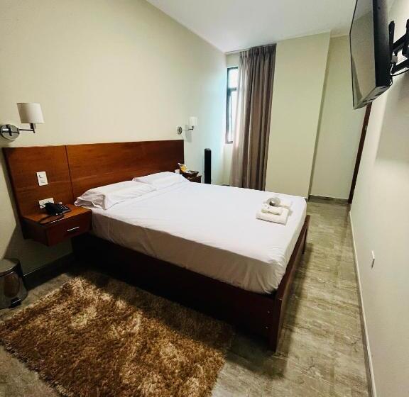 Caruzo Hotel And Suites