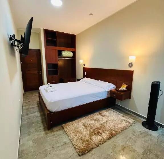 Caruzo Hotel And Suites