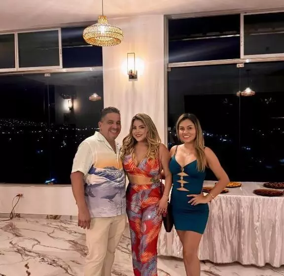 Caruzo Hotel And Suites