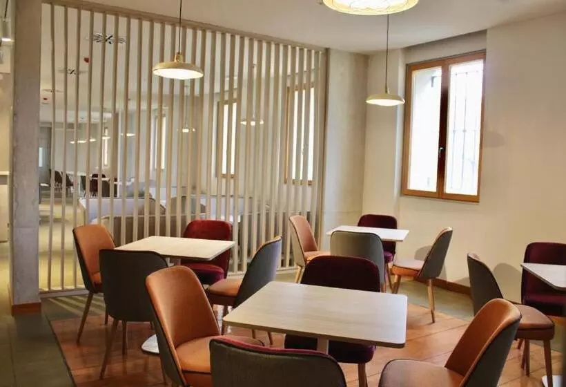 ホテル Balneario De La Albotea