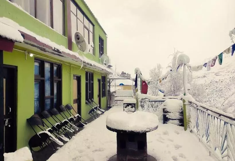 Hotelli Drilbu Ri Homestay