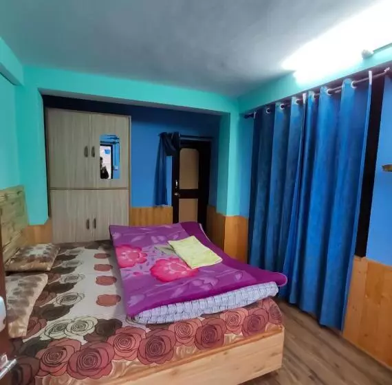 Hotelli Drilbu Ri Homestay