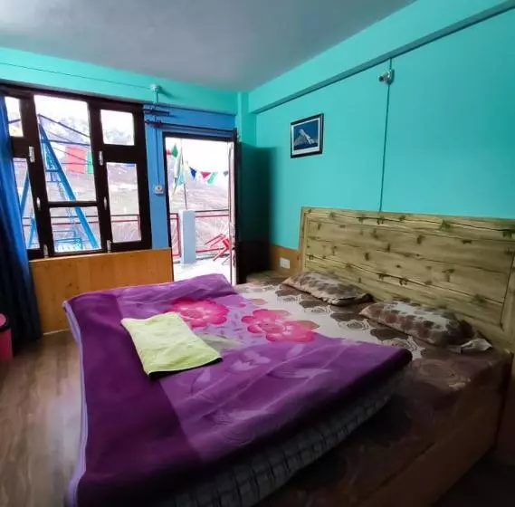 Hotelli Drilbu Ri Homestay
