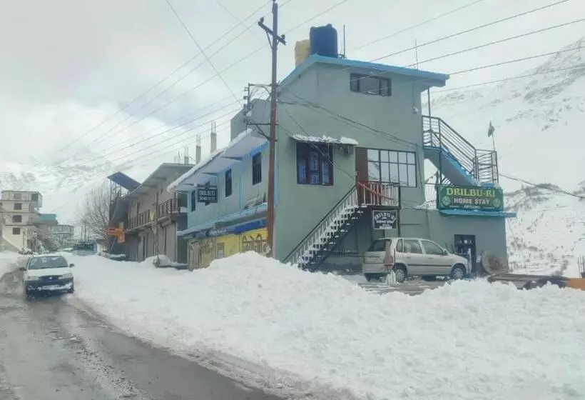 Hotelli Drilbu Ri Homestay