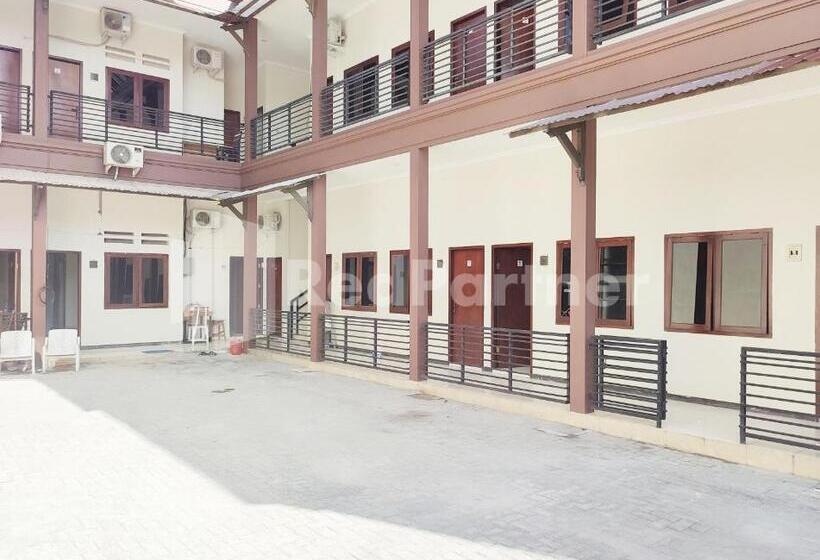 Hotel Mutiara Residence Near Simpang Lima Mitra Reddoorz