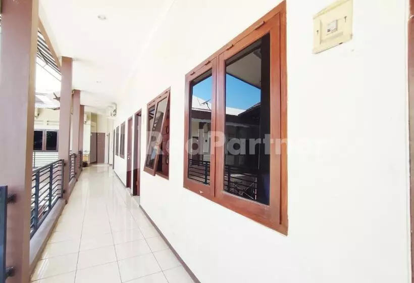 ホテル Mutiara Residence Near Simpang Lima Mitra Reddoorz