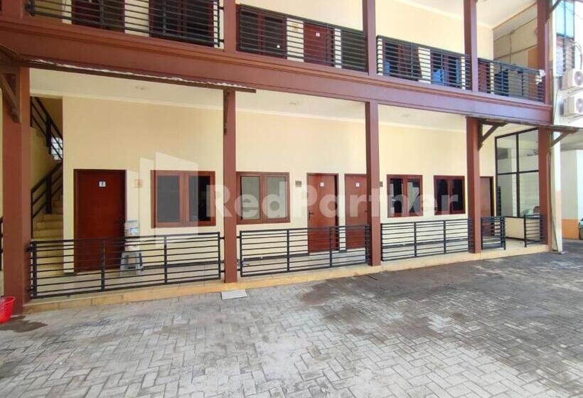 Hotel Mutiara Residence Near Simpang Lima Mitra Reddoorz