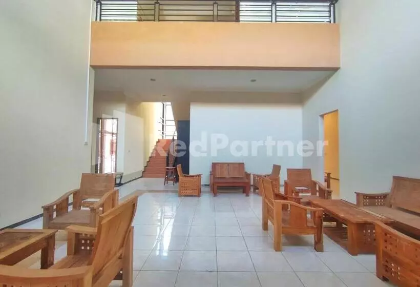 ホテル Mutiara Residence Near Simpang Lima Mitra Reddoorz