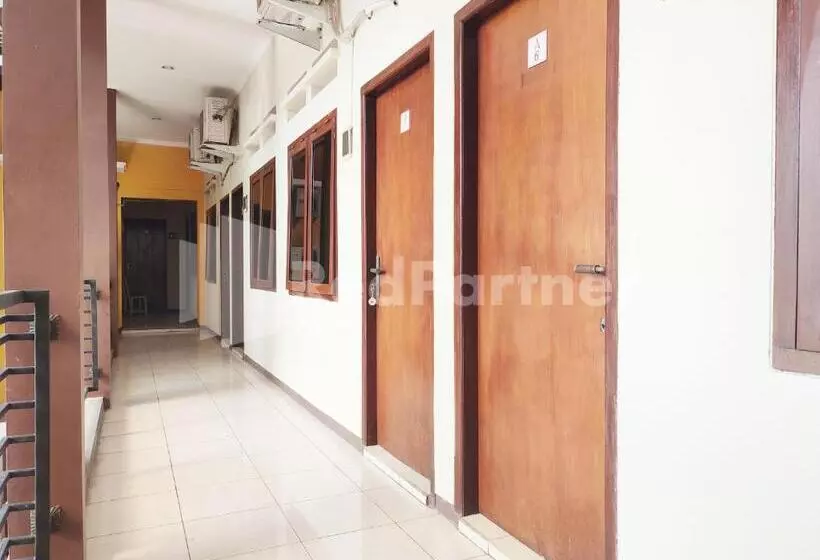 ホテル Mutiara Residence Near Simpang Lima Mitra Reddoorz