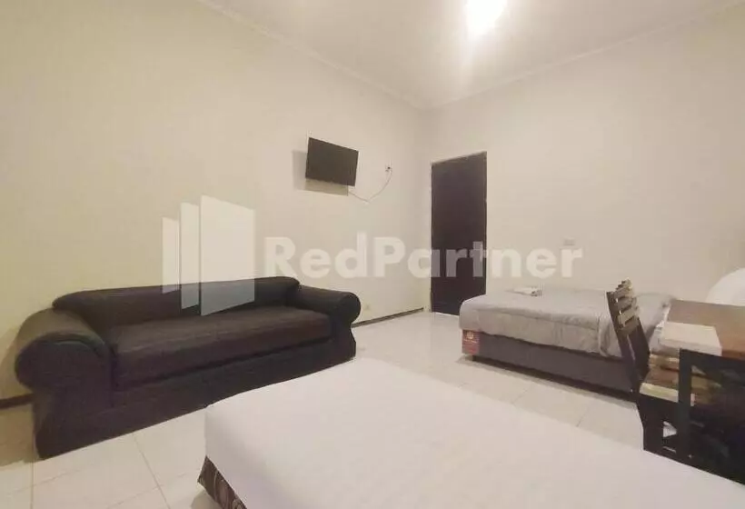 ホテル Mutiara Residence Near Simpang Lima Mitra Reddoorz