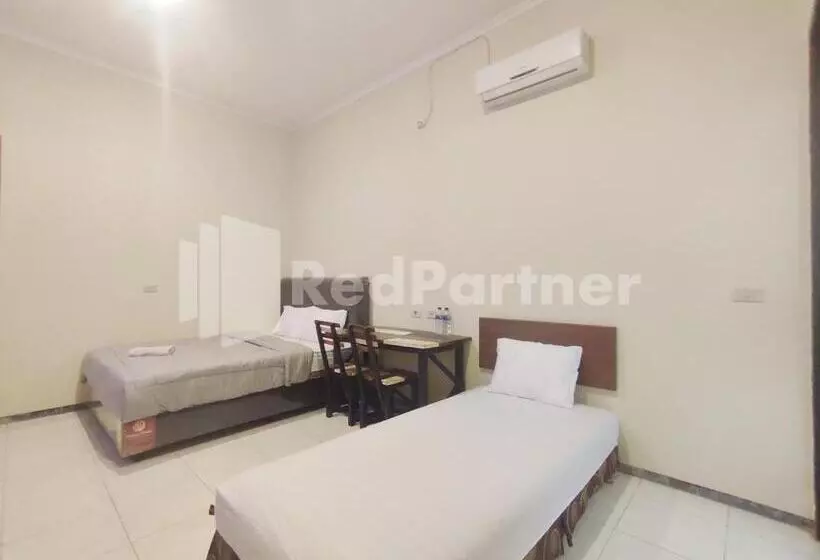 ホテル Mutiara Residence Near Simpang Lima Mitra Reddoorz