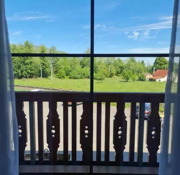 Hotelli Penzion Mountain