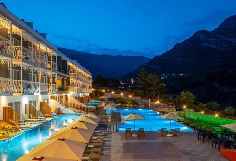 בית מלון כפרי Ramada by Wyndham Fethiye Oludeniz