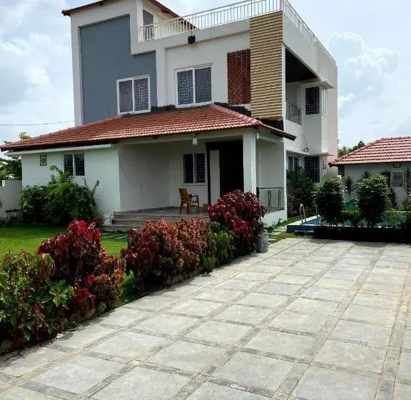 ホテル Vyana Farm House