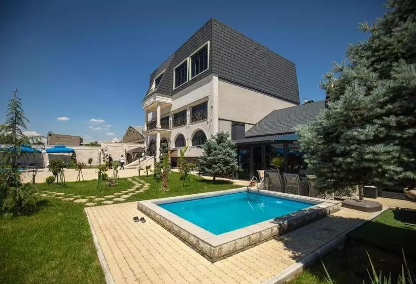 Ketrin Hotel Restaurant