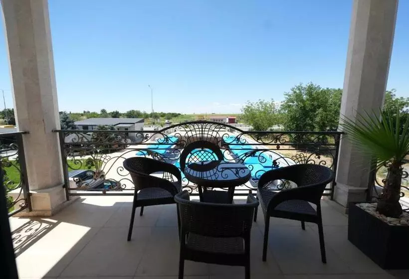 Ketrin Hotel Restaurant